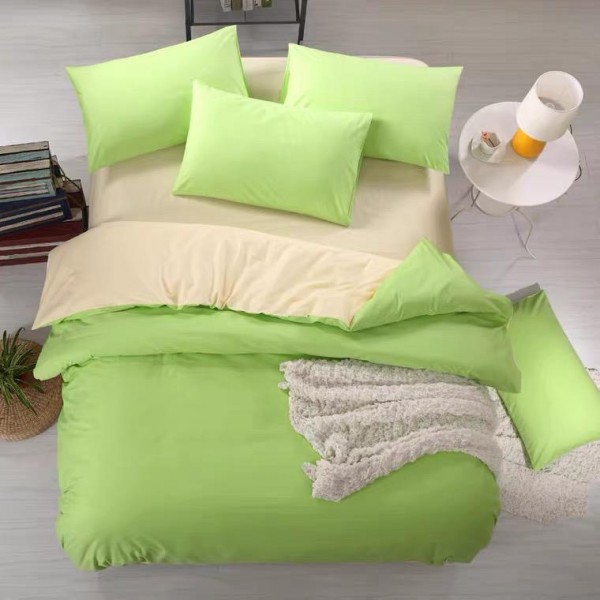 Едноцветен сатениран плик за олекотена завивка - Cream and green